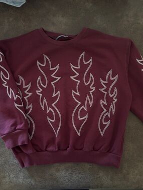 Women’s Maroon Graphic Crewneck Sweatshirt